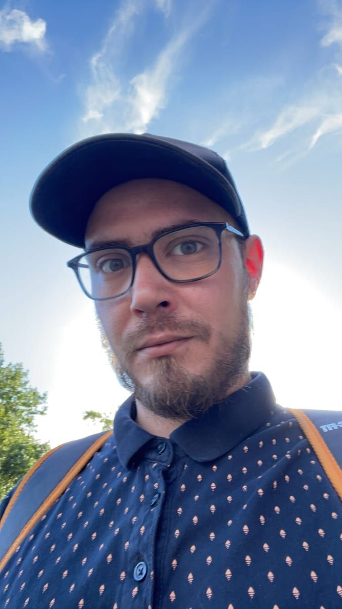 Lars - Gay fute à Grüsch Profil de Lars, 25 ans, Gay fute à Grüsch (Grisons)