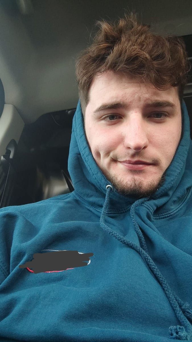 Areski - Gay fute à Augio Profil de Areski, 23 ans, Gay fute à Augio (Grisons)
