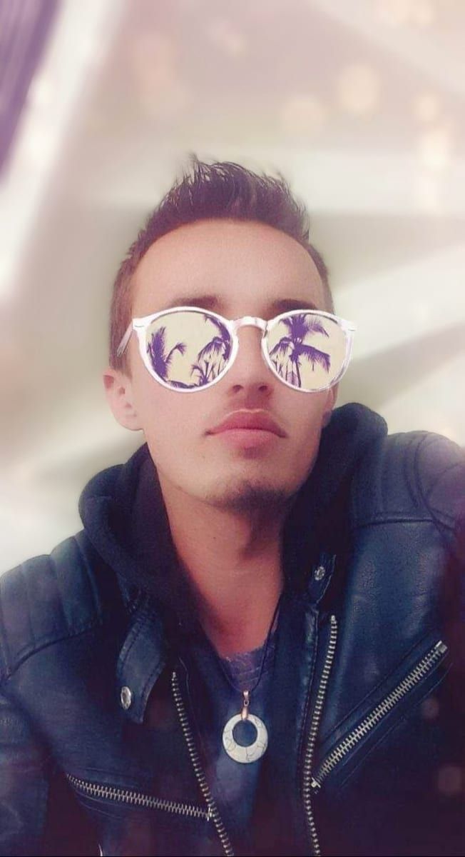 Naïm - Gay fute à Yvonand Profil de Naïm, 40 ans, Gay fute à Yvonand (Vaud)