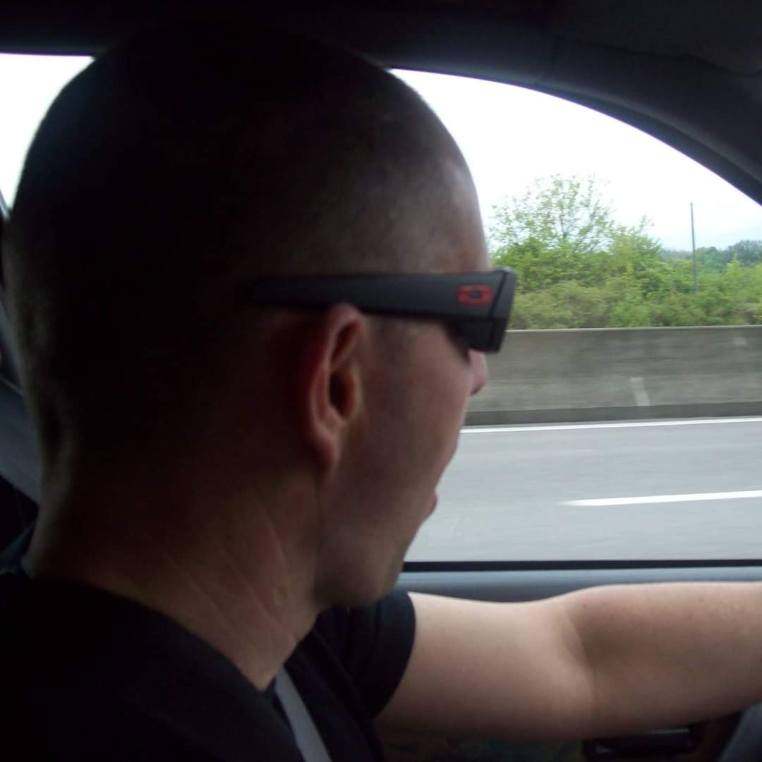 Eyal - Gay fute à Massongex Profil de Eyal, 41 ans, Gay fute à Massongex (Valais)
