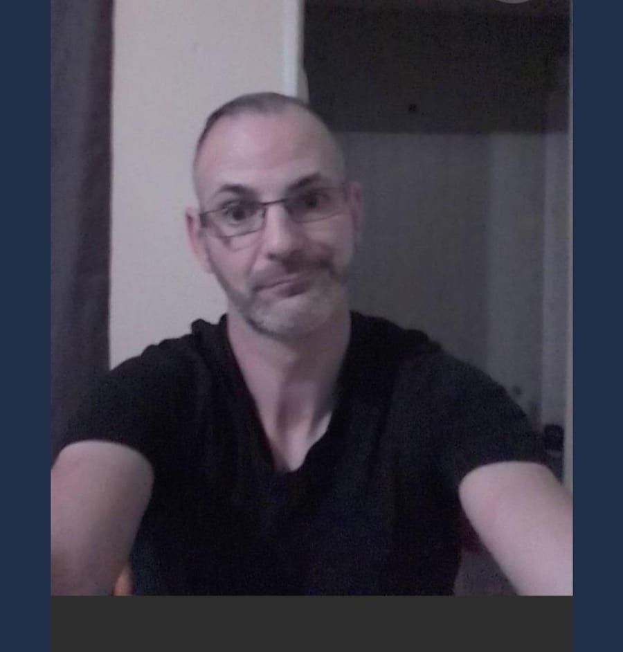 Irenee - Gay fute à Sarreyer Profil de Irenee, 34 ans, Gay fute à Sarreyer (Valais)