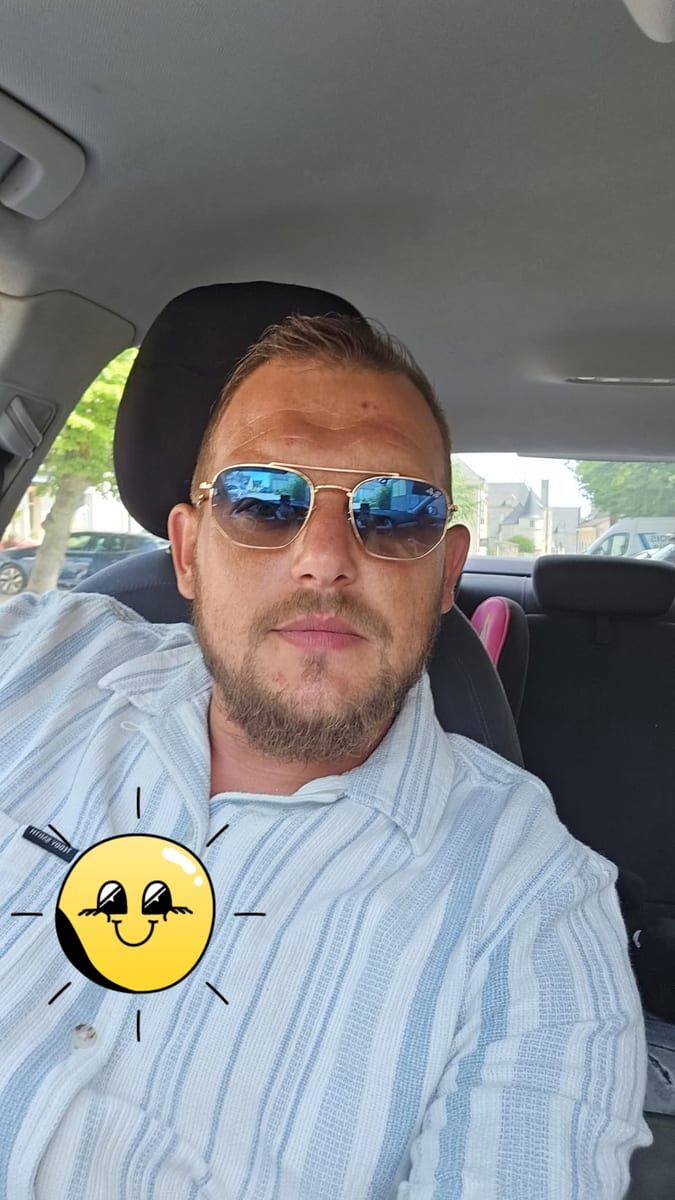 Yerim - Gay fute à Stels Profil de Yerim, 43 ans, Gay fute à Stels (Grisons)