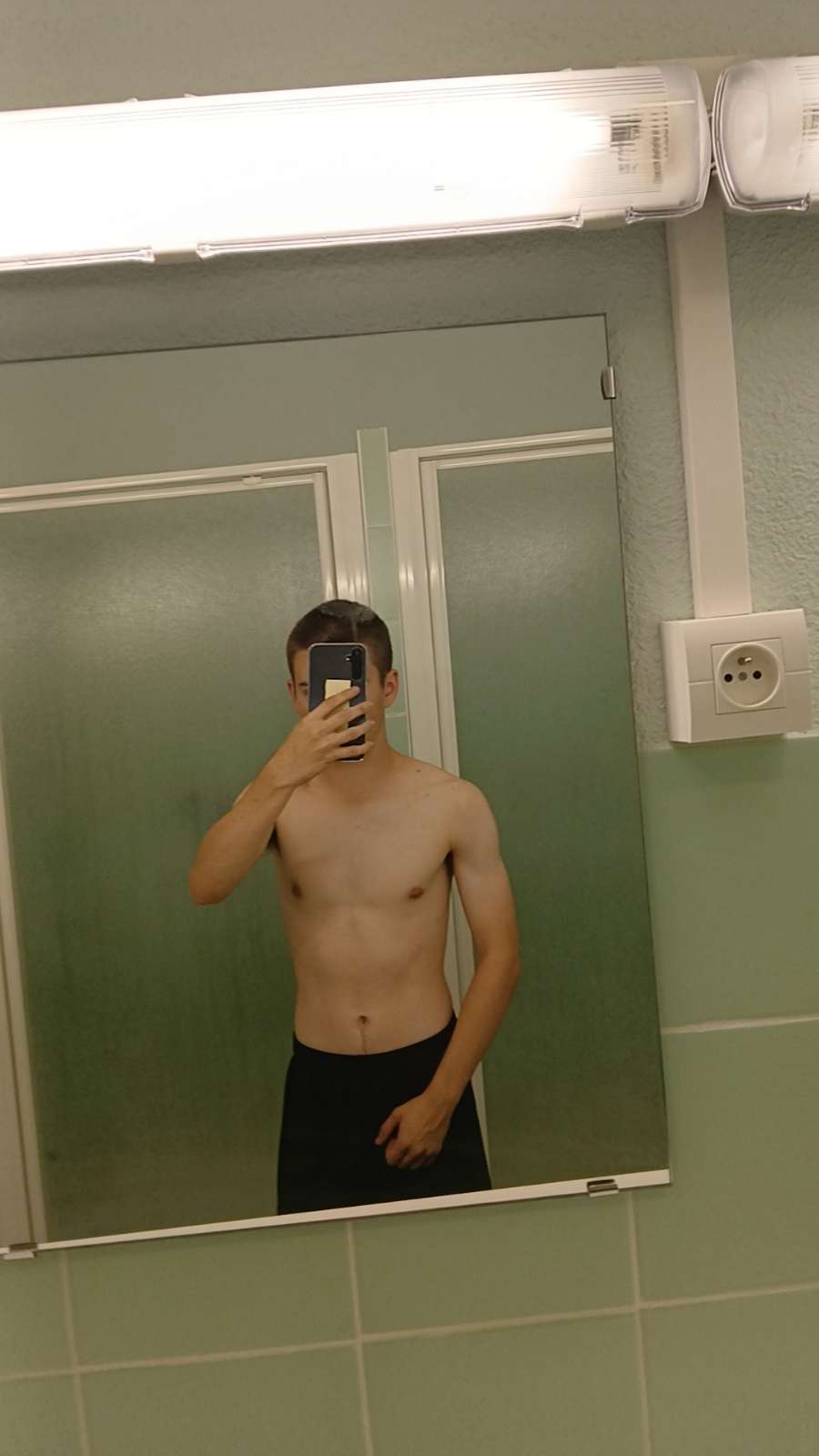 Crepin - Gay fute à Massongex Profil de Crepin, 27 ans, Gay fute à Massongex (Valais)