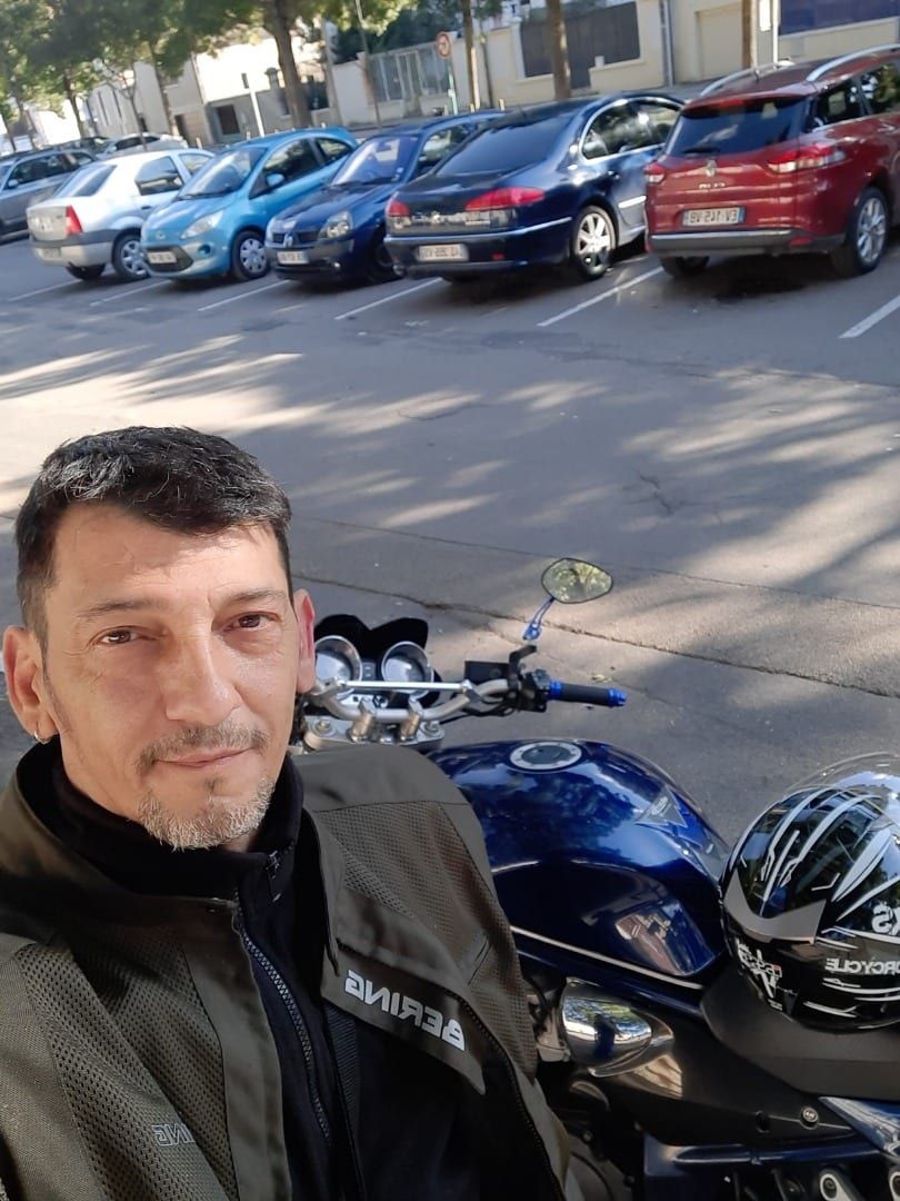 Emrecan - Gay fute à Trasadingen Profil de Emrecan, 41 ans, Gay fute à Trasadingen (Schaffhouse)