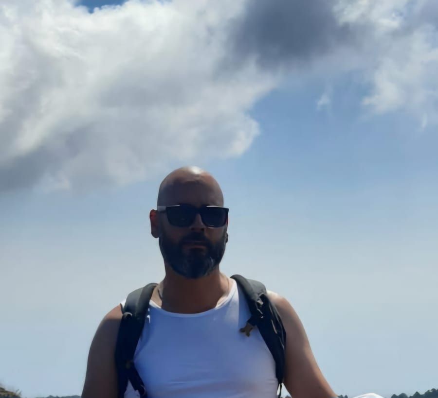Yvane - Gay fute à Andwil TG Profil de Yvane, 31 ans, Gay fute à Andwil TG (Thurgovie)