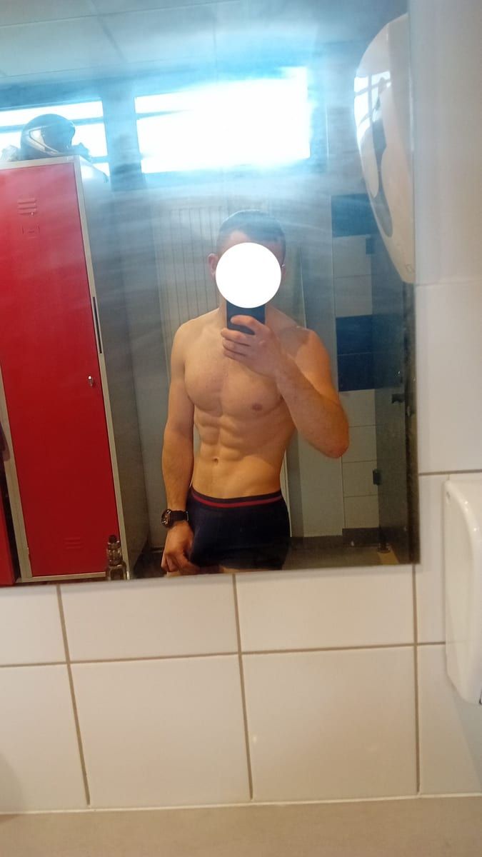 Armen - Gay fute à Yvonand Profil de Armen, 25 ans, Gay fute à Yvonand (Vaud)