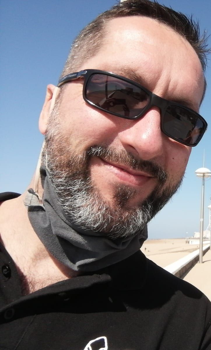 Khais - Gay fute à Zetzwil Profil de Khais, 34 ans, Gay fute à Zetzwil (Argovie)