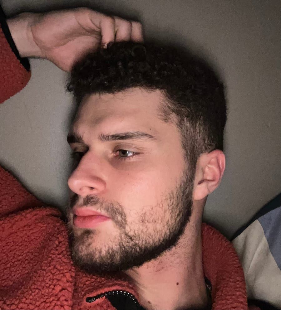 Azzedine - Gay fute à Urnerboden Profil de Azzedine, 28 ans, Gay fute à Urnerboden (Uri)