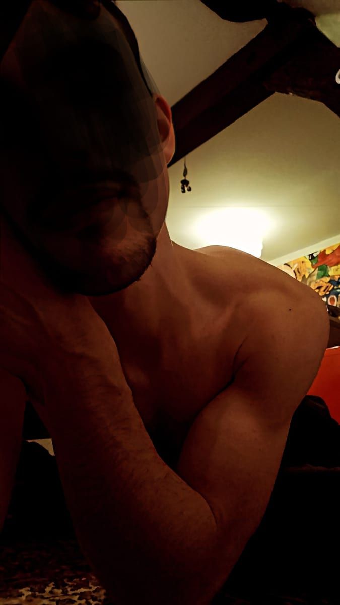 Youni - Gay fute à Root D4 Profil de Youni, 39 ans, Gay fute à Root D4 (Lucerne)
