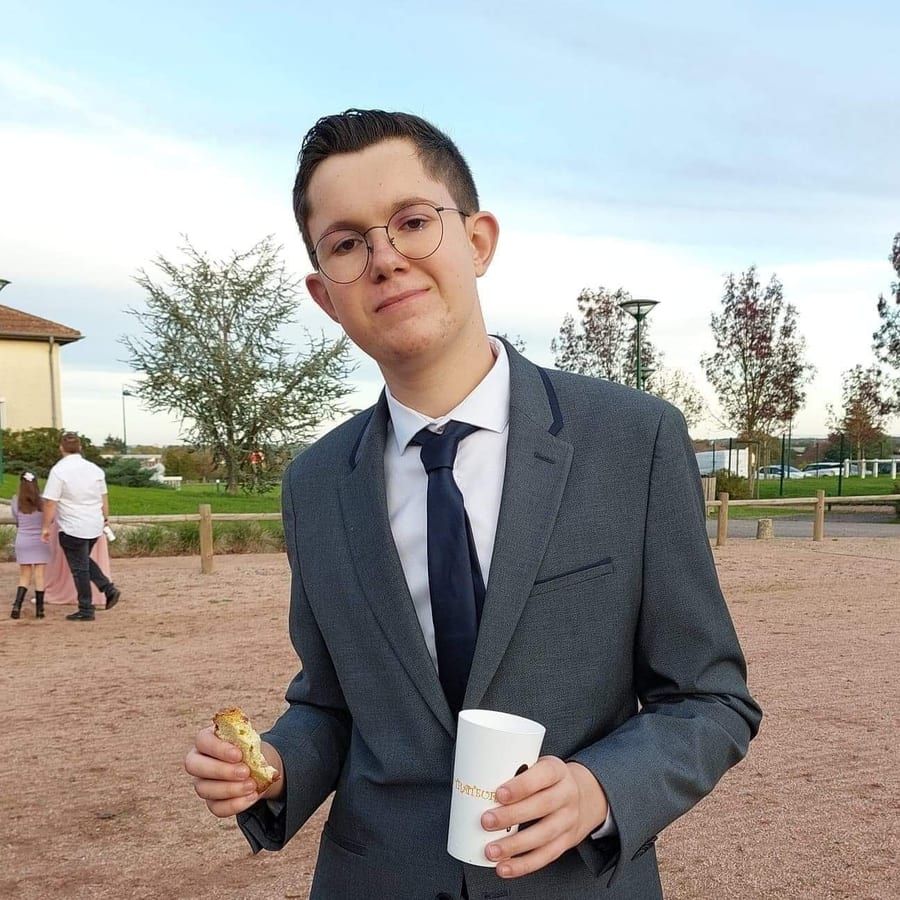 Solann - Gay fute à Wiesenberg Profil de Solann, 30 ans, Gay fute à Wiesenberg (Nidwald)