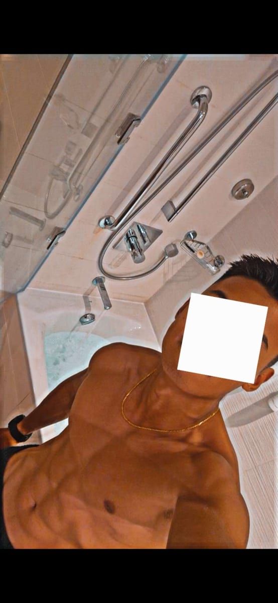 Robyn - Gay fute à Zürich Profil de Robyn, 34 ans, Gay fute à Zürich (Zurich)