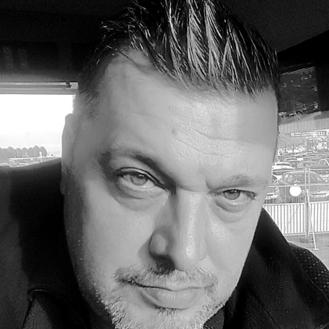 Durand - Gay fute à Zernez Profil de Durand, 29 ans, Gay fute à Zernez (Grisons)