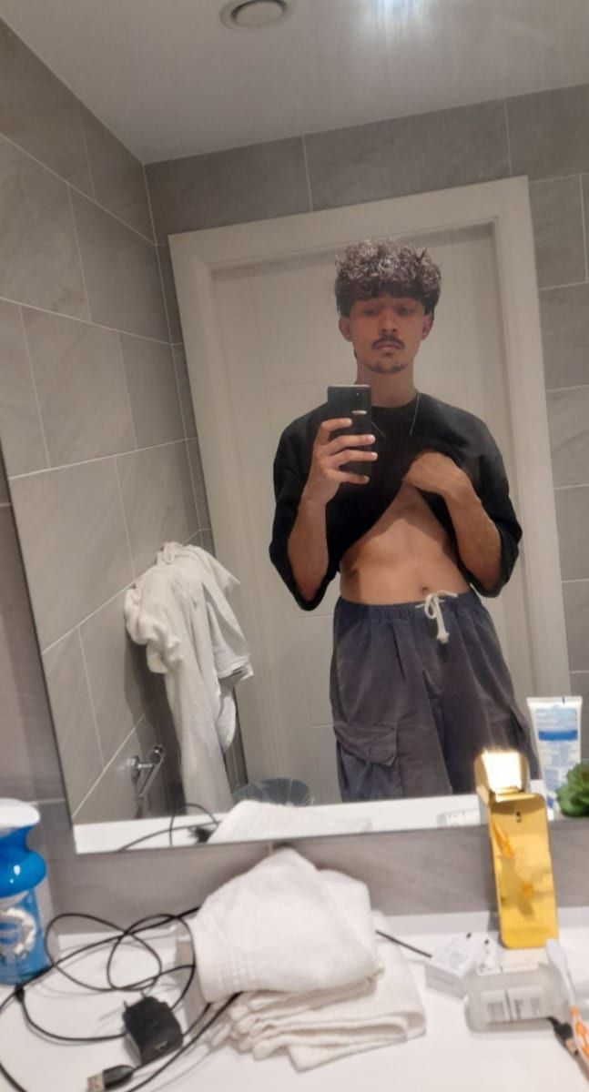 Mathéo - Gay fute à Muolen Profil de Mathéo, 34 ans, Gay fute à Muolen (Saint-Gall)