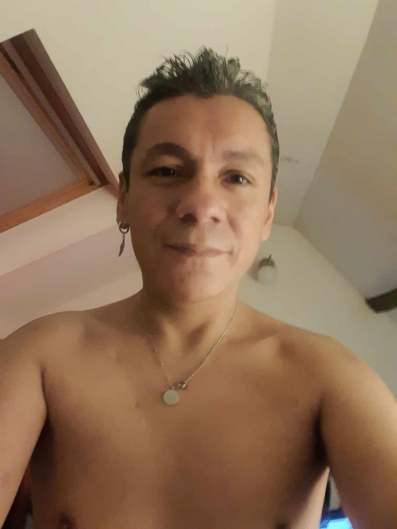 Lens - Gay fute à Wilen (Sarnen) Profil de Lens, 26 ans, Gay fute à Wilen (Sarnen) (Obwald)