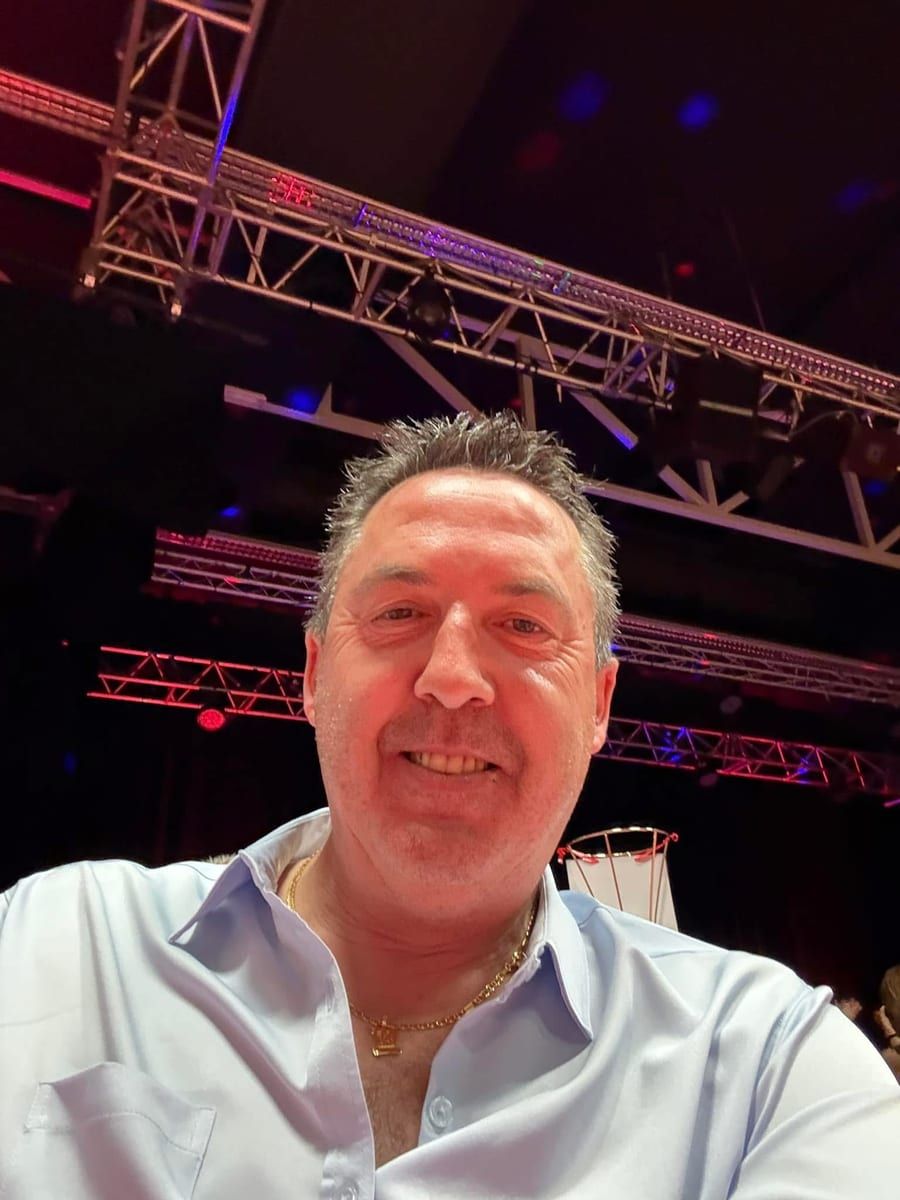 Tayler - Gay fute à Vilars NE Profil de Tayler, 44 ans, Gay fute à Vilars NE (Neuchâtel)