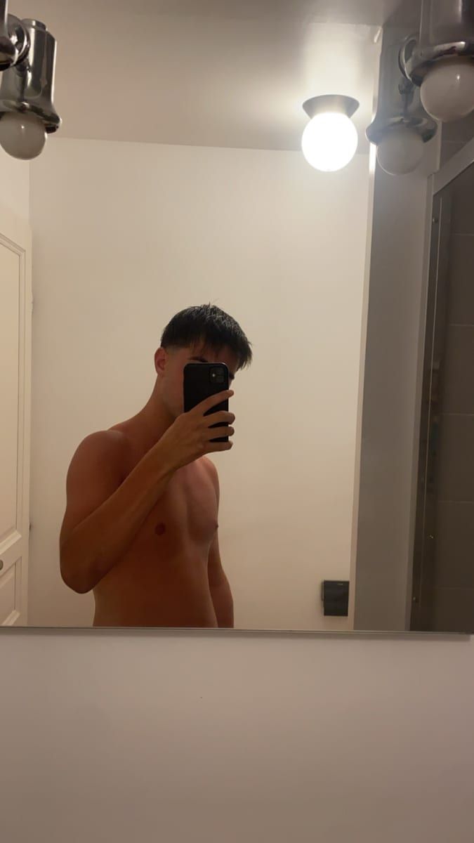 Chadi - Gay fute à Chiasso Profil de Chadi, 24 ans, Gay fute à Chiasso (Tessin)