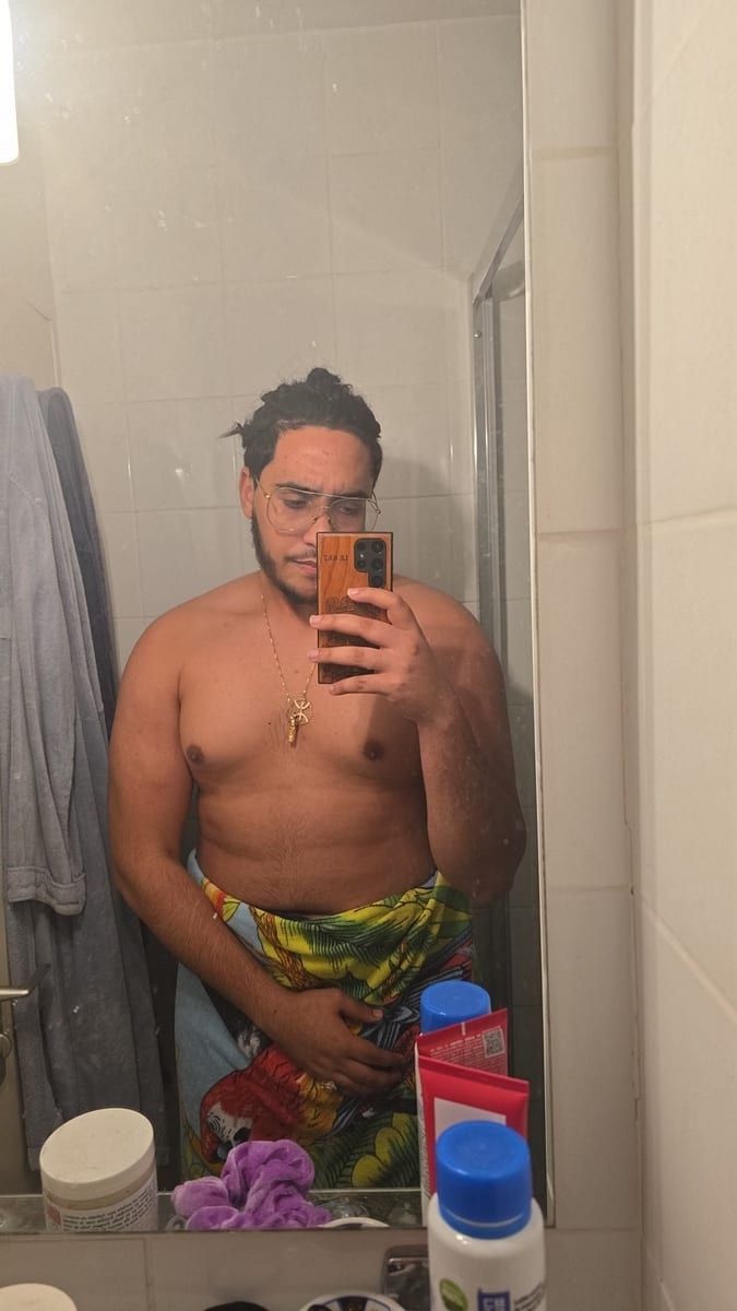 Liliam - Gay fute à Yens Profil de Liliam, 23 ans, Gay fute à Yens (Vaud)