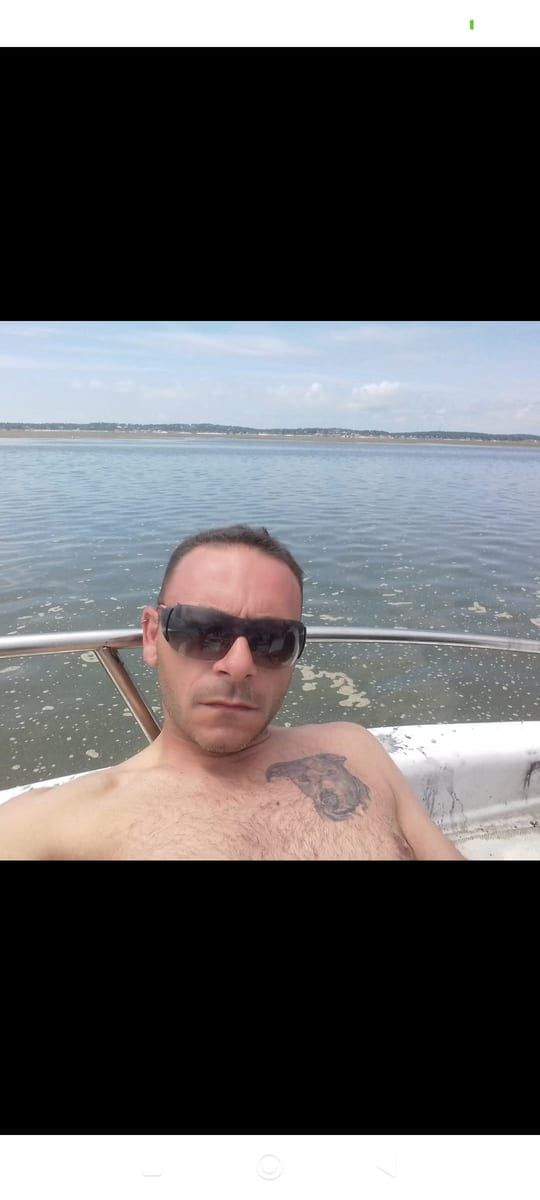Noha - Gay fute à Zweilütschinen Profil de Noha, 35 ans, Gay fute à Zweilütschinen (Berne)
