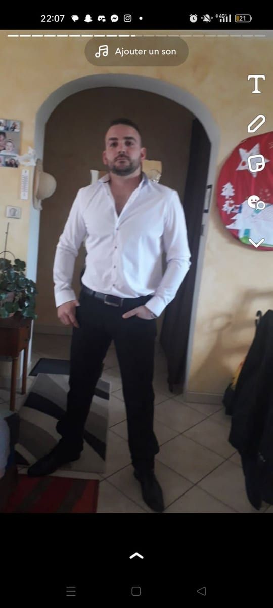 Hamedy - Gay fute à Bitsch Profil de Hamedy, 29 ans, Gay fute à Bitsch (Valais)