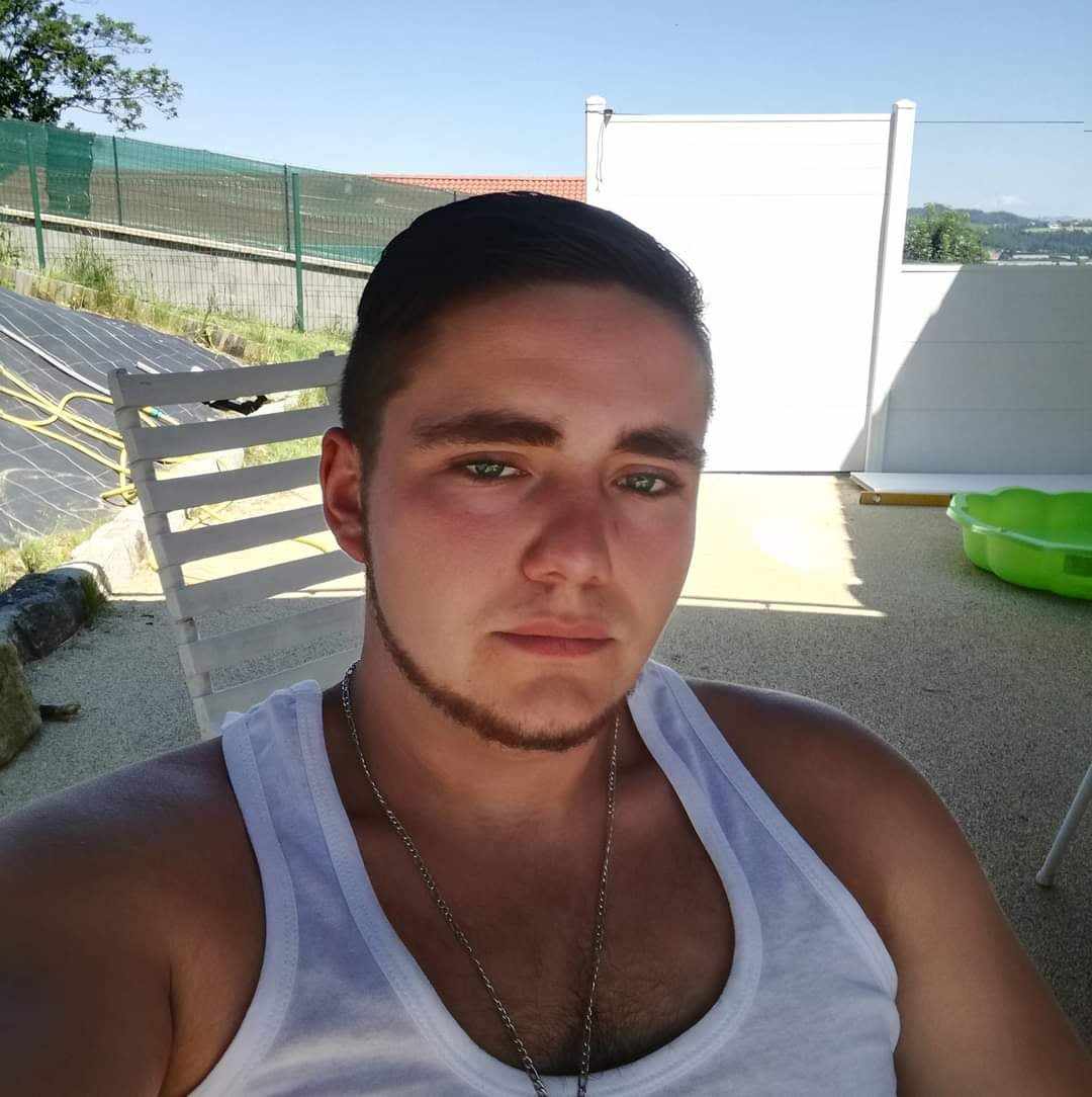 Saad - Gay fute à Vicques Profil de Saad, 27 ans, Gay fute à Vicques (Jura)