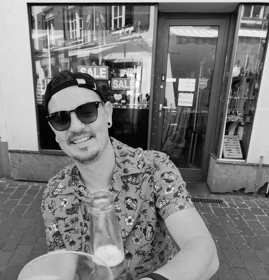 Alli - Gay fute à Intschi Profil de Alli, 32 ans, Gay fute à Intschi (Uri)