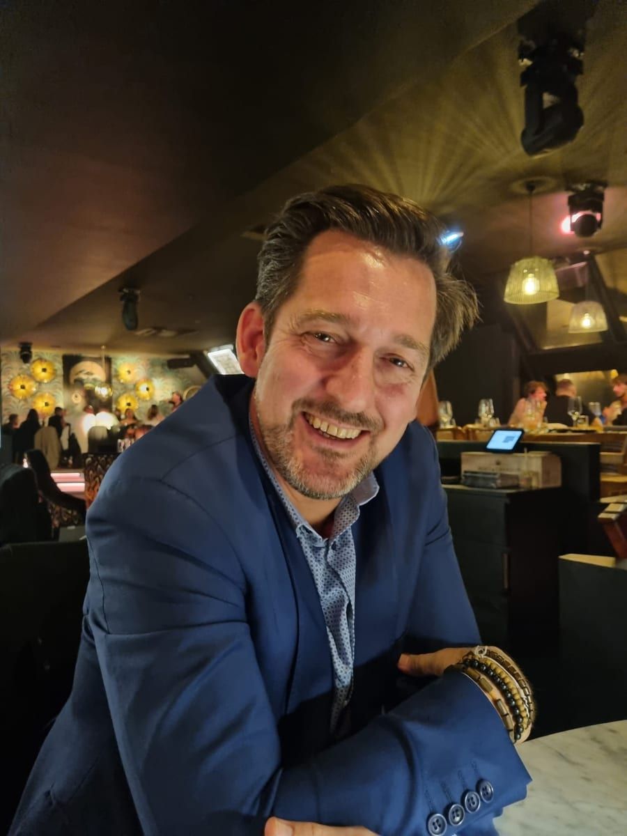 Redouan - Gay fute à Zofingue Profil de Redouan, 39 ans, Gay fute à Zofingue (Argovie)