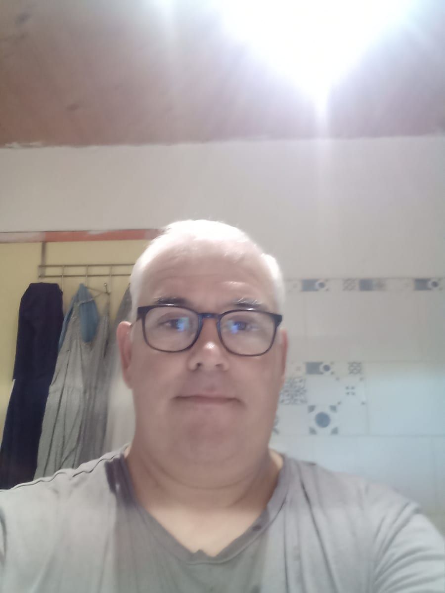 Lonnie - Gay fute à Zillis Profil de Lonnie, 34 ans, Gay fute à Zillis (Grisons)