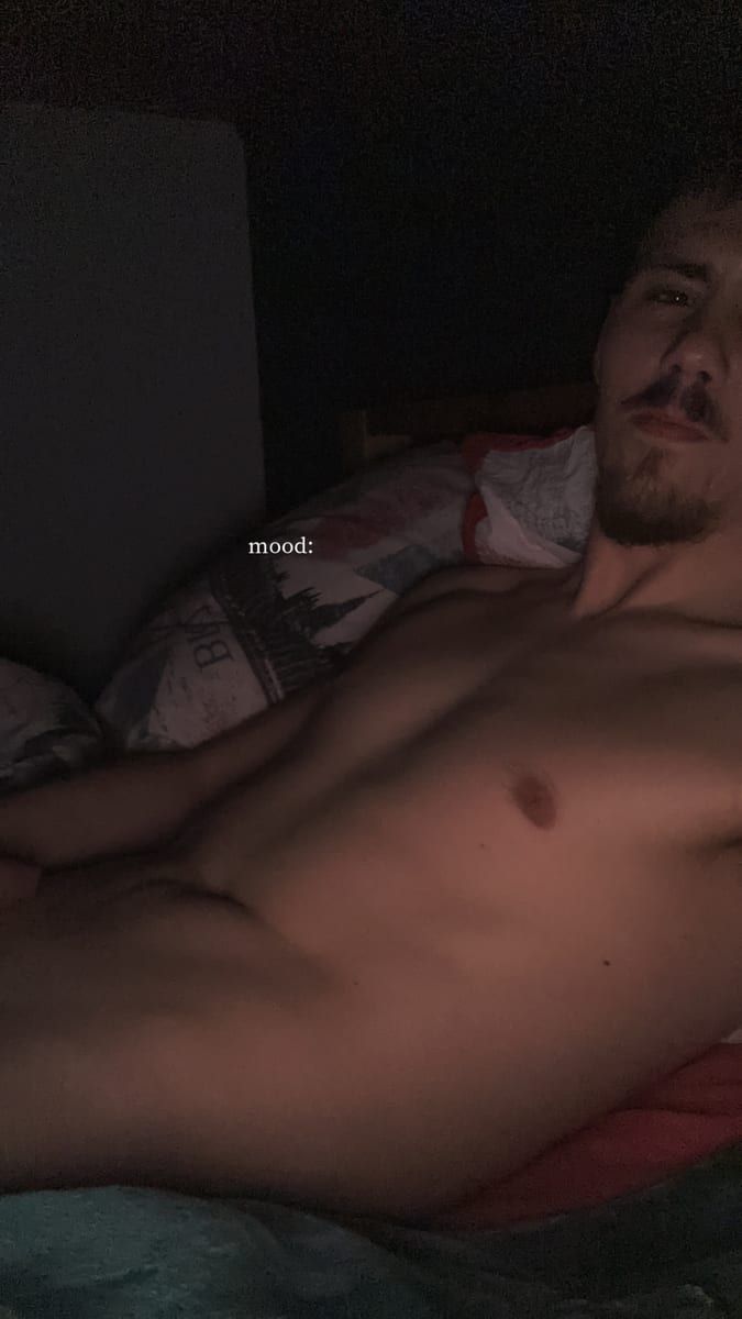 Célio - Gay fute à Zillis Profil de Célio, 24 ans, Gay fute à Zillis (Grisons)