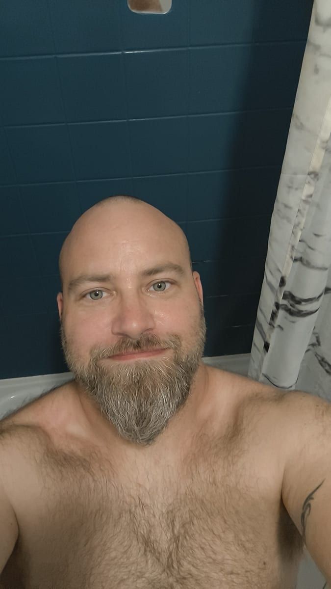 Ioen - Gay fute à Igis Profil de Ioen, 24 ans, Gay fute à Igis (Grisons)