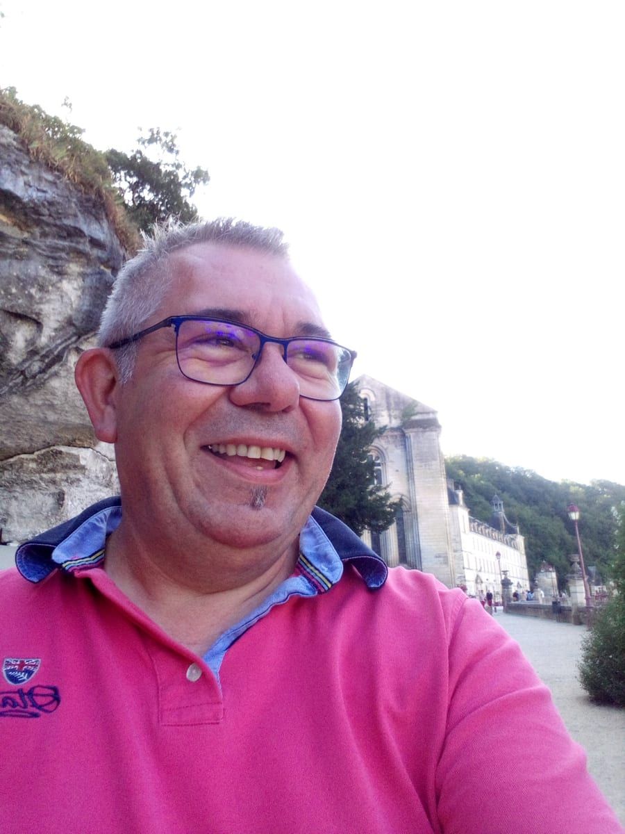 Profil de Michka, 39 ans, Gay fute à Blumenstein (Berne)