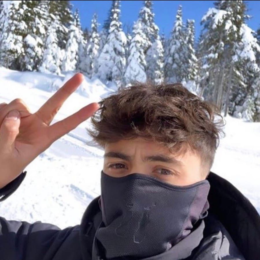 Jean-serge - Gay fute à Zwillikon Profil de Jean-serge, 23 ans, Gay fute à Zwillikon (Zurich)