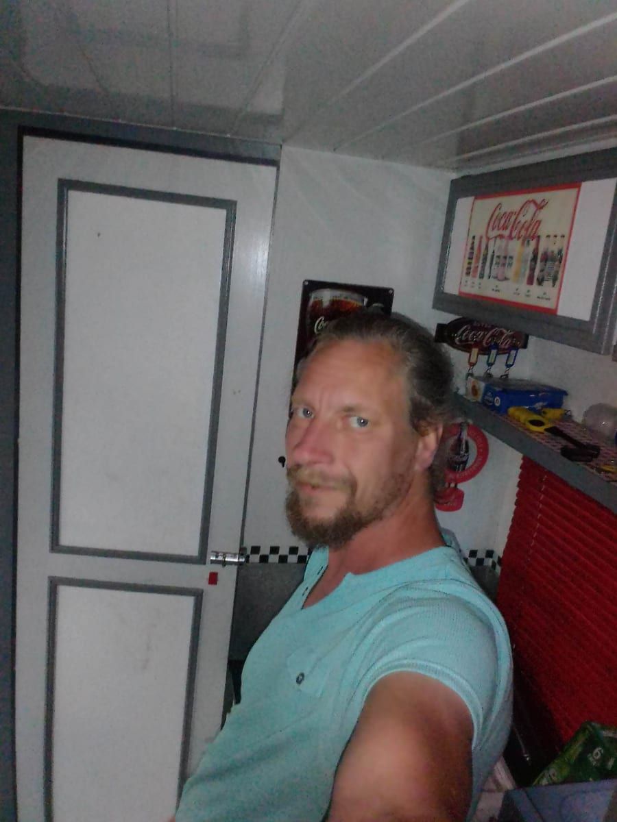 Egon - Gay fute à Rigi Kaltbad Profil de Egon, 28 ans, Gay fute à Rigi Kaltbad (Lucerne)