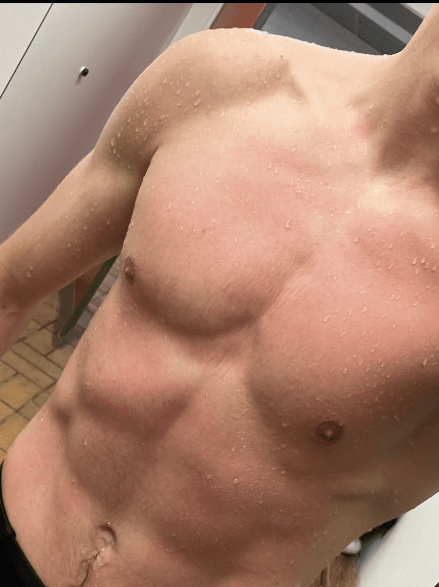Brewen - Gay fute à Wirzweli Profil de Brewen, 26 ans, Gay fute à Wirzweli (Nidwald)