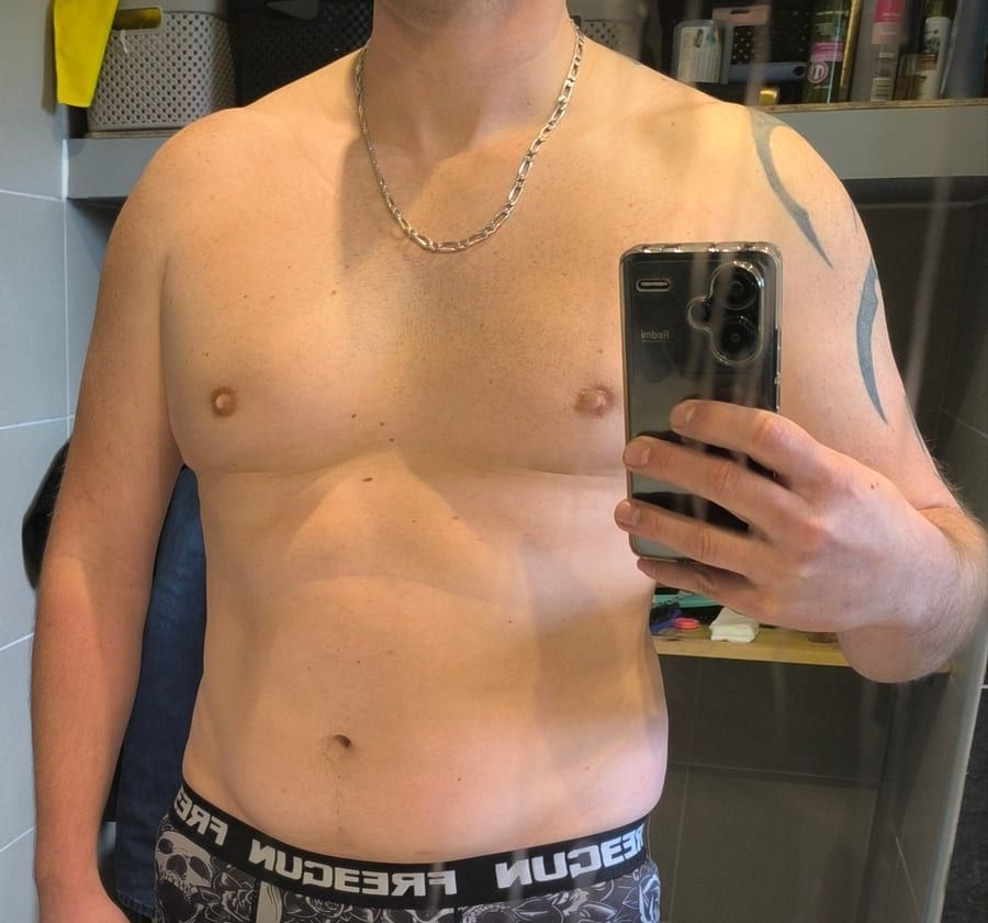 Eliott - Gay fute à Zuzgen Profil de Eliott, 22 ans, Gay fute à Zuzgen (Argovie)