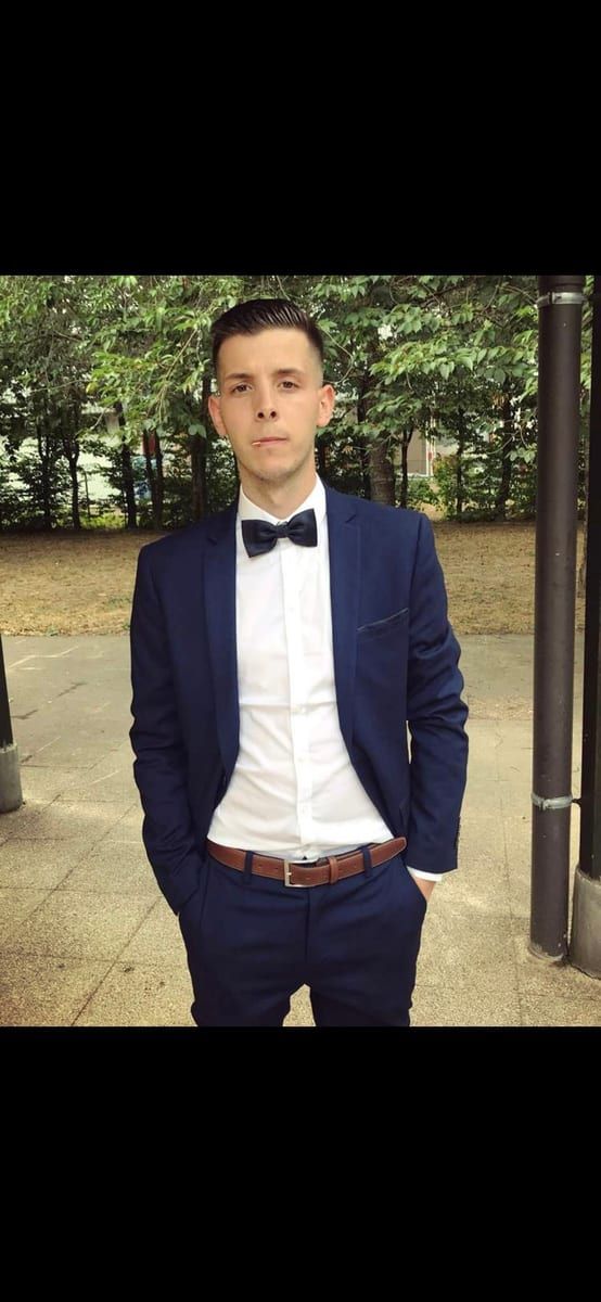 Eryk - Gay fute à Pitasch Profil de Eryk, 34 ans, Gay fute à Pitasch (Grisons)