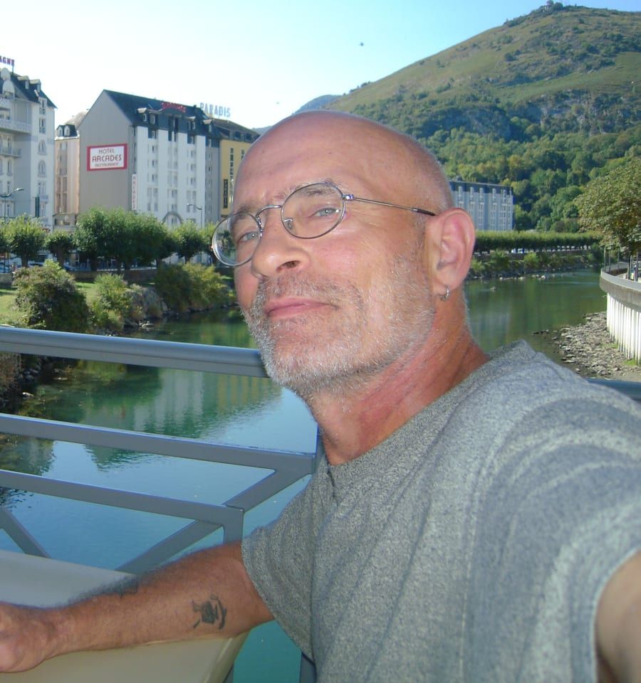 Ouafi - Gay fute à Brail Profil de Ouafi, 31 ans, Gay fute à Brail (Grisons)