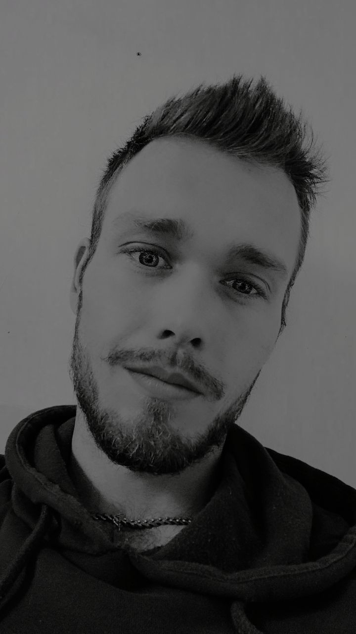 Killiam - Gay fute à Valangin Profil de Killiam, 43 ans, Gay fute à Valangin (Neuchâtel)