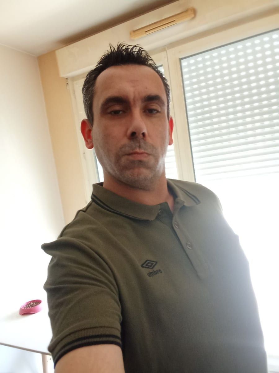 Fleury - Gay fute à Zignau Profil de Fleury, 31 ans, Gay fute à Zignau (Grisons)