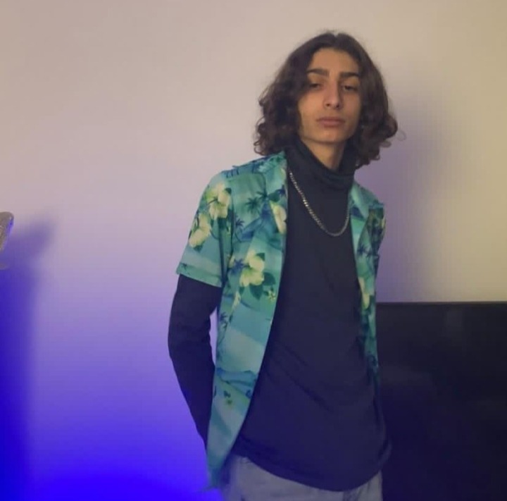 Djamil - Gay fute à Zweilütschinen Profil de Djamil, 23 ans, Gay fute à Zweilütschinen (Berne)