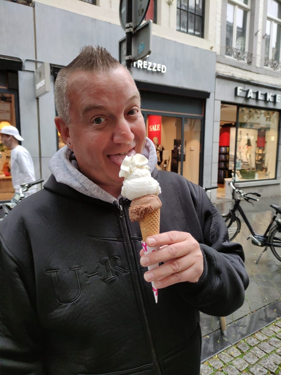Rayene - Gay fute à Zuzwil BE Profil de Rayene, 42 ans, Gay fute à Zuzwil BE (Berne)