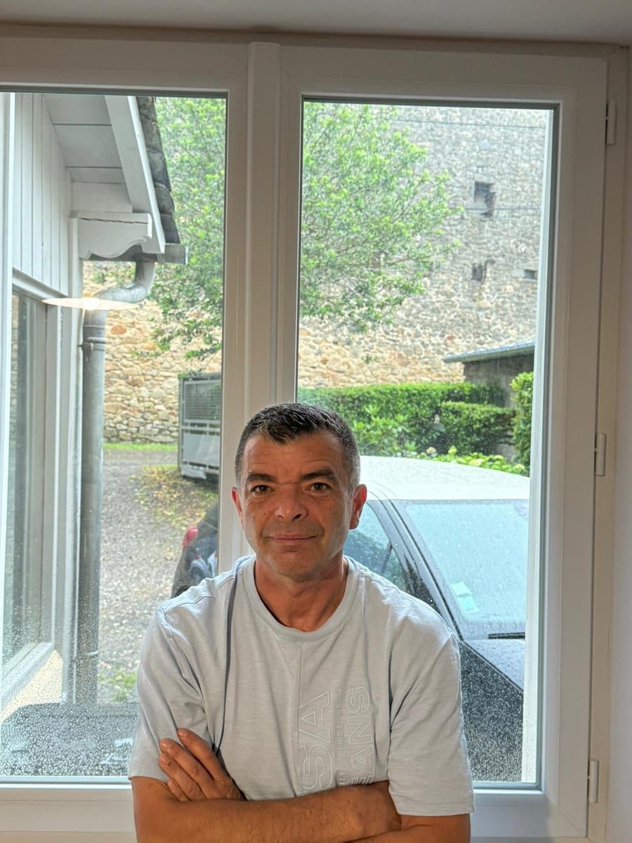 Del - Gay fute à Frasses Profil de Del, 44 ans, Gay fute à Frasses (Fribourg)