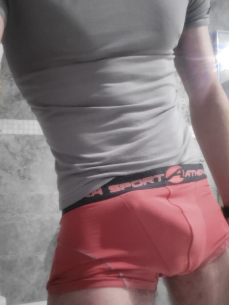 Mayrone - Gay fute à Walzenhausen Profil de Mayrone, 42 ans, Gay fute à Walzenhausen (Appenzell Rhodes-Extérieures)