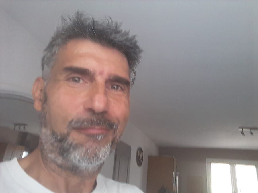 Scoty - Gay fute à Yens Profil de Scoty, 34 ans, Gay fute à Yens (Vaud)