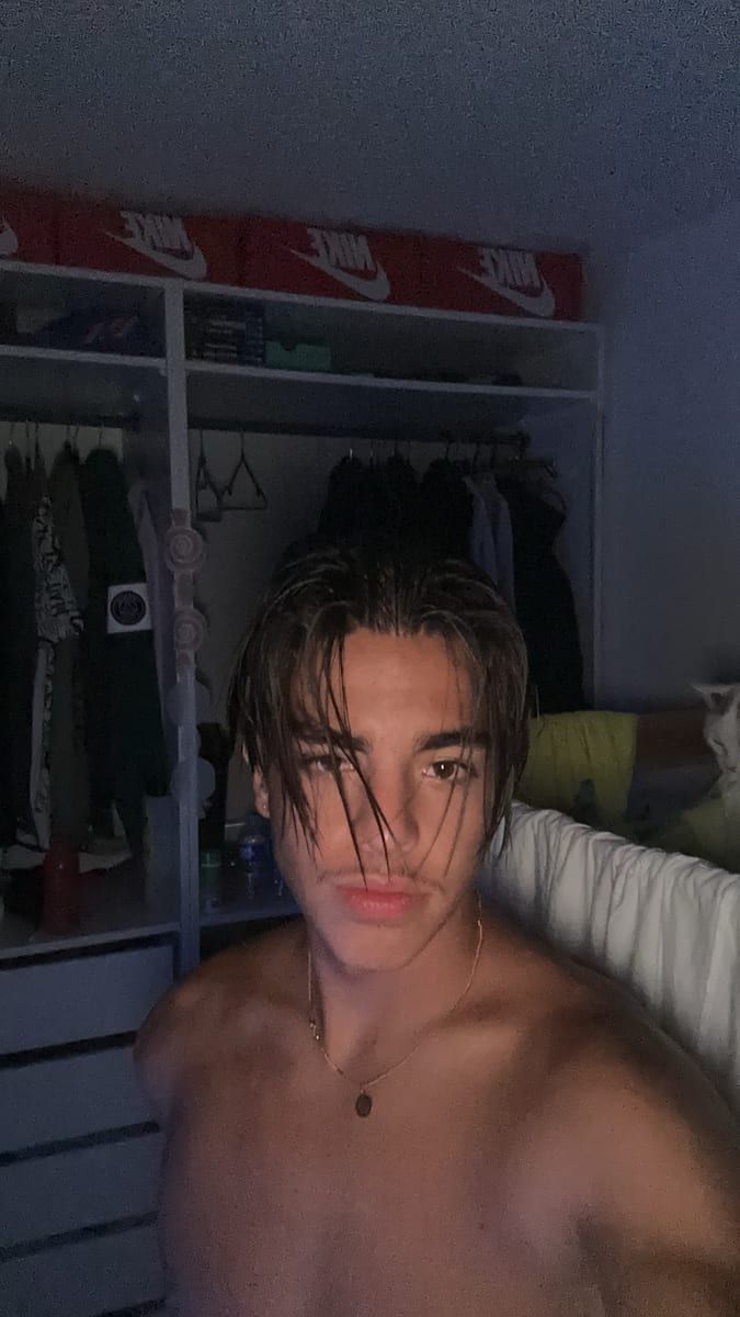 Nejib - Gay fute à Coglio Profil de Nejib, 35 ans, Gay fute à Coglio (Tessin)